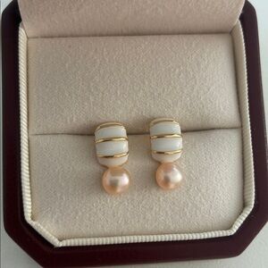 Chic Gold and Cream Pearl Earrings